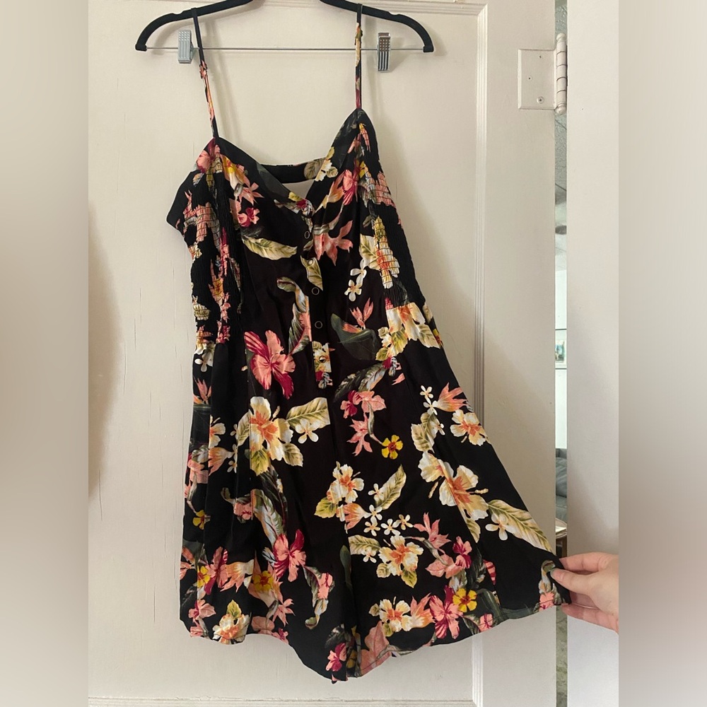 Forever 21 Floral Romper w Open Crisscross Back - 0X